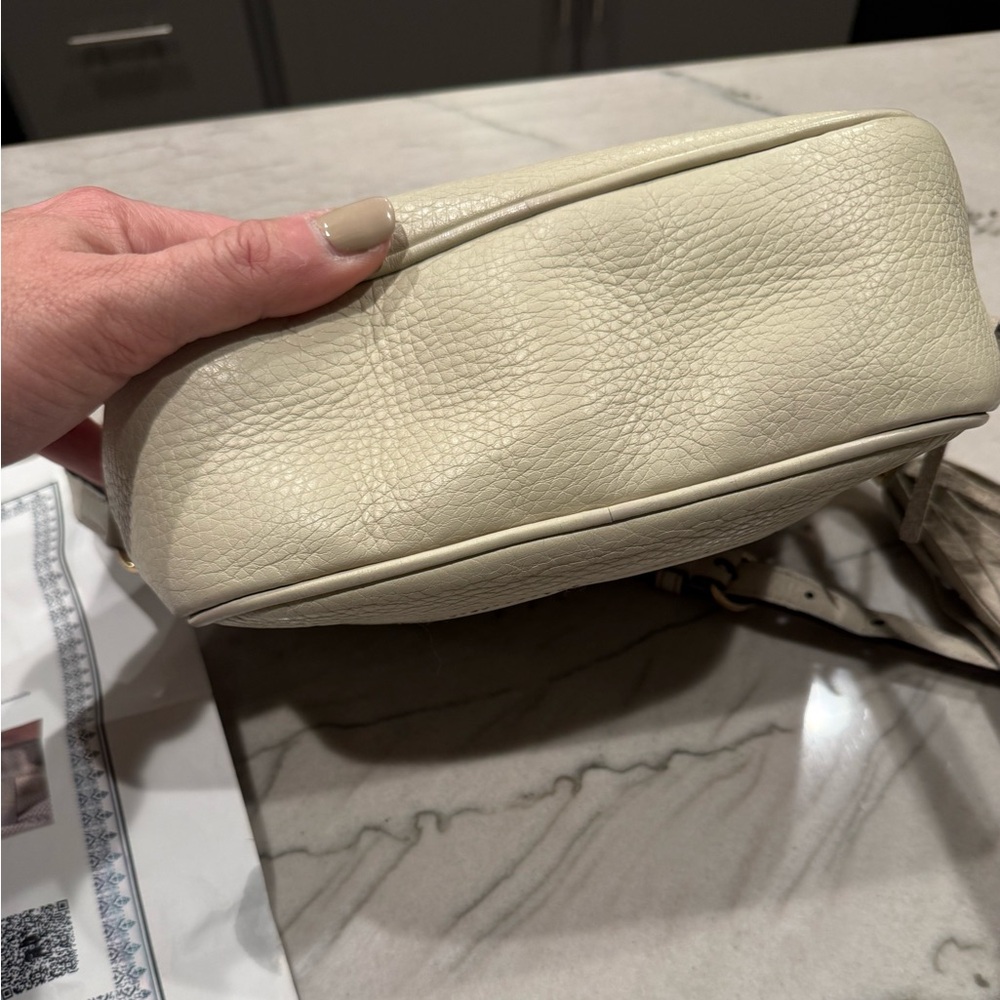 Gucci Soho Disco Crossbody Bag Cream Pebbled Leather Tassel Authentic - Picture 13 of 16